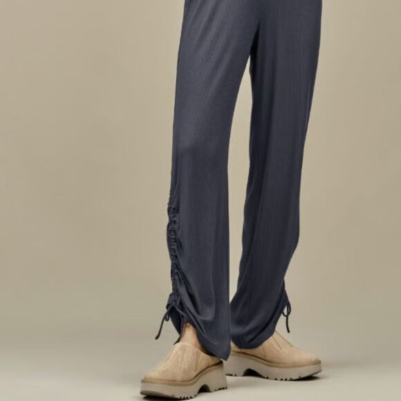 UGG New Heights Clog- Mustard Seed - Picture 6 of 12